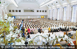 Corajoso avanço pelo nobre caminho da suprema felicidade