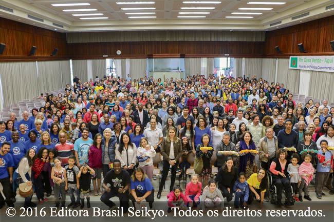 Perpetuar os ideais de paz do Mestre 