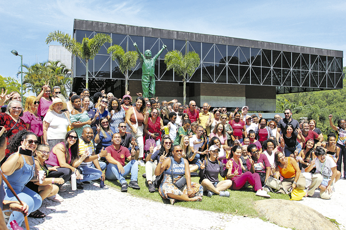 Monarcas de um mundo de paz